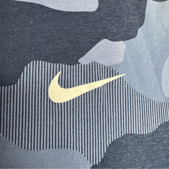 Nike Men's Short Sleeve Blue Camo Dri-Fit Tee - Picture 4 of 5